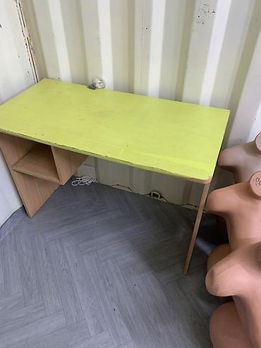 study table: Компьютерный стол, Б/у, С полками — 1
