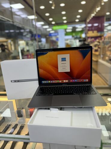 продаю macbook: Ноутбук, Apple, 8 ГБ ОЭТ, Apple M1, 13.3 ", Колдонулган, Татаал эмес тапшырмалар үчүн, эс тутум SSD