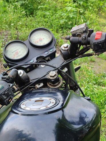 Мотоциклдер: Классикалык 200 куб. см, Бензин, Чоңдор үчүн, Колдонулган