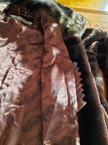 Krzneni kaputi: Bunda od vestackog krzna XL Prodajem vrlo atraktivnu dugacku bundu od — 10