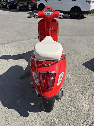 vespa: Italyandır,tezedir,18 km zavod test yürüşündədir,dekor kimi istifade — 4
