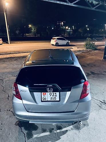 кю 7: Honda Fit: 2009 г., 1.5 л, Автомат, Бензин, Хэтчбэк — 4