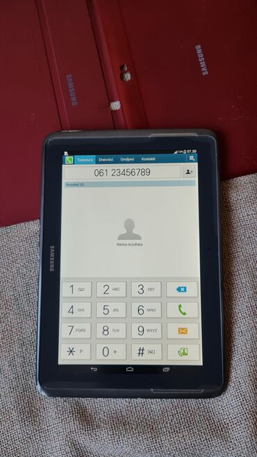 Tableti: Tablet sa maskom ispravan veliki 10.1 inca — 10