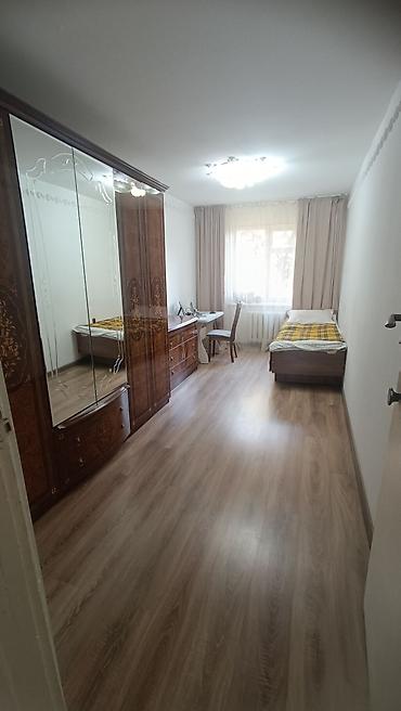 детский сад ясли: 3 комнаты, 58 м², 8 мкр 104 серия, 3 этаж, Косметический ремонт — 2