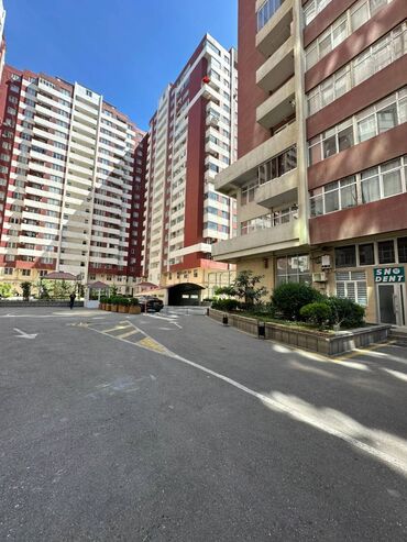 Uzunmüddətli kirayə mənzillər: Qara Qarayev metrosunun çıxışında, yeni tikili, 17 mərtəbəli binanın