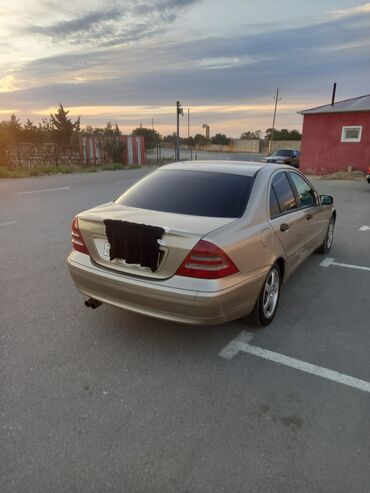 Mercedes-Benz: Mercedes-Benz C 200: 2 l | 2000 il Sedan