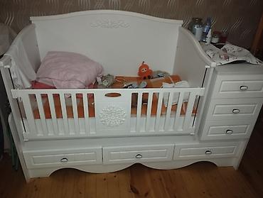 Oğlan və qız üçün, İşlənmiş, Dördbucaq, Beşik, Dəst ilə, Matras ilə, Yellənmə mexanizmi ilə