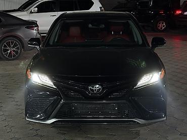 Toyota Camry: 2021 г., 2.5 л, Автомат, Бензин