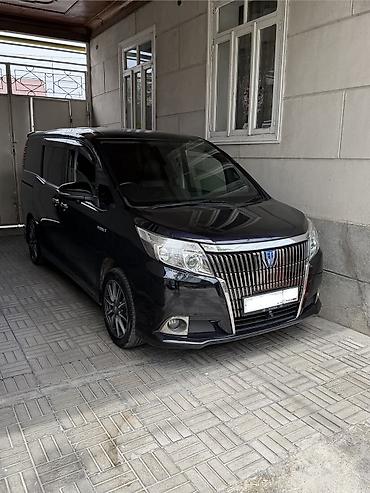hilux surf 130: Toyota Esquire: 2015 г., 1.8 л, Автомат, Гибрид, Минивэн — 1