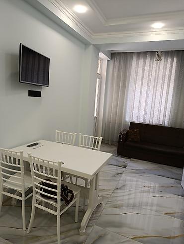 20 ci sahede evler: 3otaqlı mənzil – mətbəx-studiya və yataq otağı Xüsusiyyətlər: - Açıq — 2