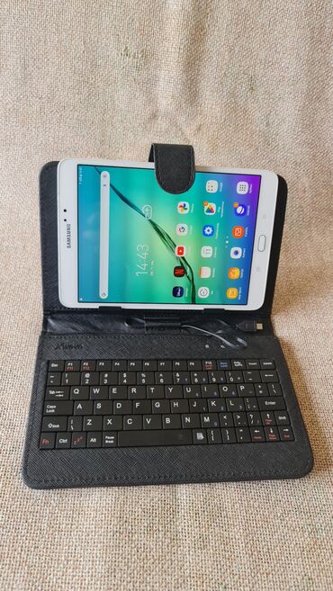 Tableti: Tablet kao nov sve radi na mane sa tastaturom I maskom, veliki 8 inca na lalafo.rs — 8 Tableti: Tablet kao nov sve radi na mane sa tastaturom I maskom, veliki 8 inca — 8