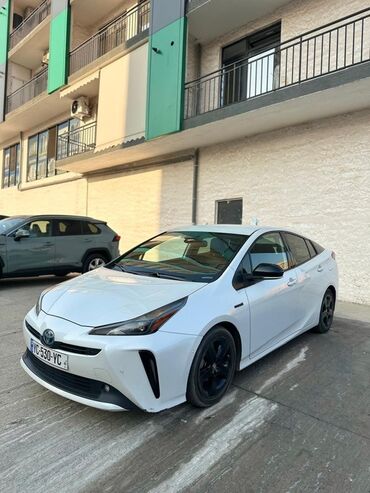 Toyota: Toyota Prius: 2020 г., 1.8 л, Типтроник, Гибрид, Хэтчбэк — 1