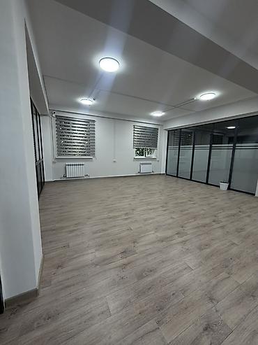 Коммерциялык кыймылсыз мүлктү ижарага берүү: Срочно сдается по первой линии по ул Баха 3- этажное здание 1000кв м — 10
