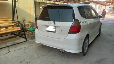 машина фольксваген: Honda Fit: 2003 г., 1.3 л, Вариатор, Бензин, Хетчбек