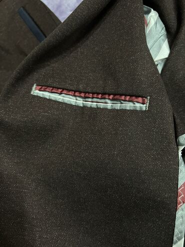 Dəstlər: Kostyum yenidir, 1 dəfə geyinilib. 10-11 yaşlı uşaqlar üçündür. 255 — 6