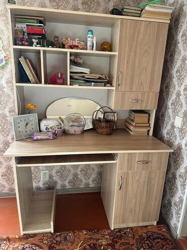 Письменные столы: Письменный стол — 4