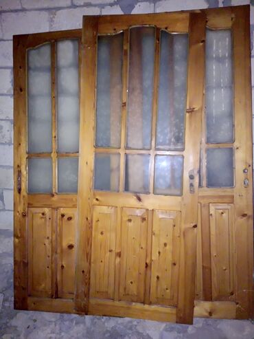Ворота и комплектующие: Taxta şüşəbəndli qapılar dəsti - Material: təbii ağac (şam