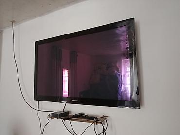 samsung 41: Телевизор Samsung, диагональ примерно 42–46". Плоская панель — 2
