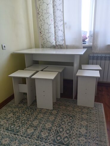 стол с табуреткой: Комплект стол и стулья Кухонный