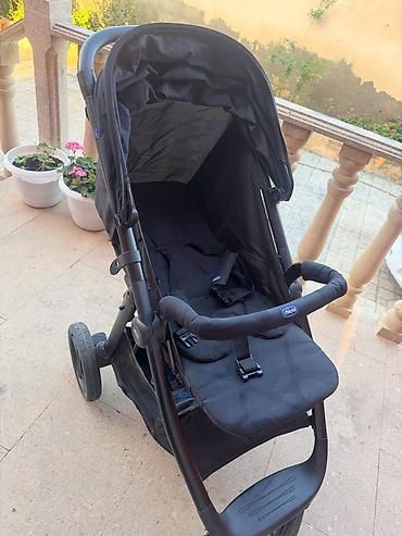 mini araba: Chicco uşaq arabası – qara rəng - Geniş oturacaq və yumşaq yastıqlı — 1