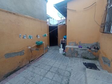 Həyət evləri və villaların satışı: Satılır: həyət evi Xırdalan şeherinde xezinə plaza çatmamış 119 — 2