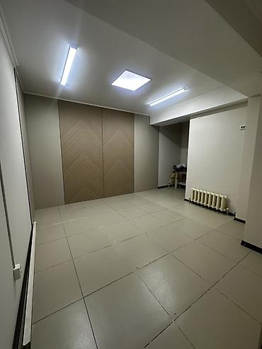 Коммерческая недвижимость: Офисное помещение с современной отделкой - Планировка: несколько — 5