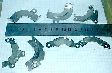 Другие аксессуары для салона: Неодимовые магниты. Разного размера и формы. Образцы на фото, линейка — 11