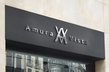 Графические дизайнеры: Графический дизайнер — 5