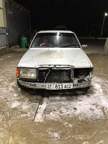 арзан матиз 1: Mercedes-Benz E-Class: 1988 г., 2.3 л, Кол менен иштөөчү, Бензин, Седан — 4