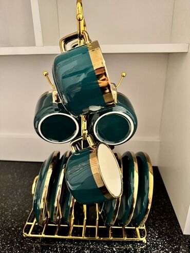 элитный кофейный набор: Набор чашек с блюдцами на металлической подставке - Комплектация: 6 lalafo.kg да элитный кофейный набор: Набор чашек с блюдцами на металлической подставке - Комплектация: 6