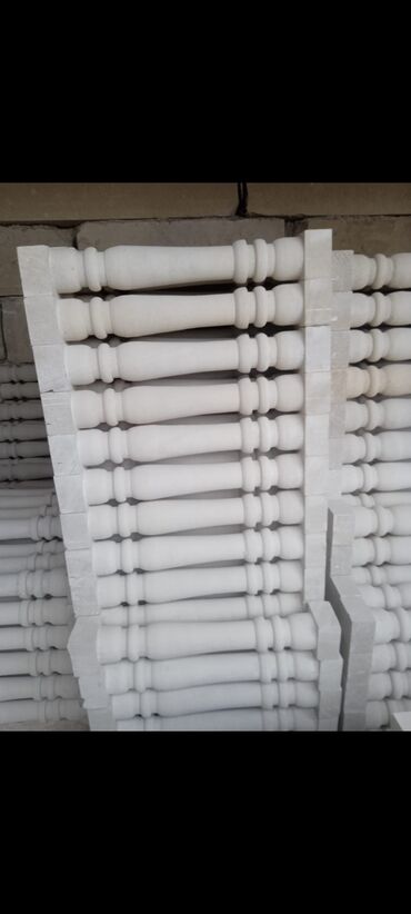 Ağlay: 4 manatdan başlayan qiymetler bütün növ ağlay daşlari elaqe saxliya — 14