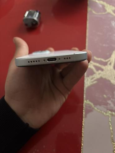 Apple iPhone: IPhone 15, Ağ — 5