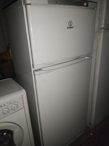 Холодильник Indesit, Б/у, Двухкамерный, De frost (капельный), 150 * at lalafo.kg Холодильник Indesit, Б/у, Двухкамерный, De frost (капельный), 150 *