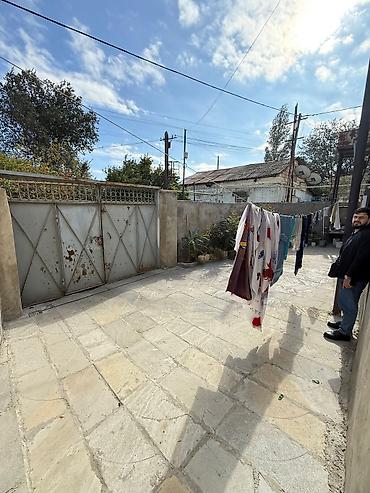 Həyət evləri və villalar: 2 mərtəbəli 7 otaqli fərdi yaşayış evi,2 ci mərtəbə tam təmirli,1 ci — 8