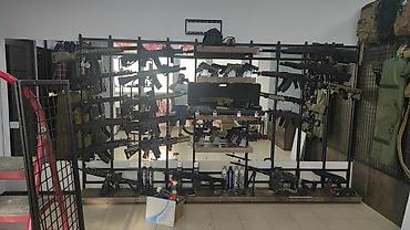 Кронштейны, стойки: Универсальные стеллажи стойки с перфорацией что позволят менять высоту — 10