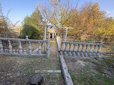 Продажа коттеджей и домов: Продаётся дом и с участком 6 соток, заезд на три машины, есть крытый — 17