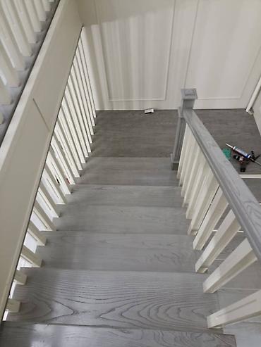 Деревянные лестницы: Деревянная лестница Для дома, Форма лестницы: Г-образная, Стиль: Классический — 26