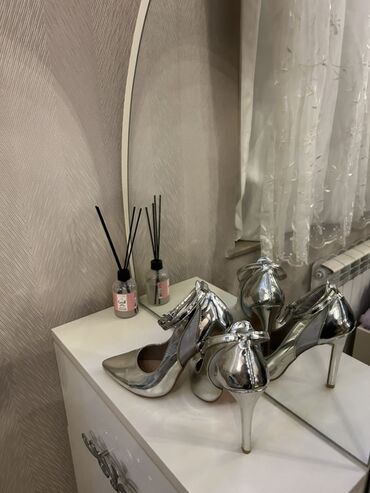 Tuflilər: Tuflilər, Ölçü: 39, rəng - Gümüşü, İşlənmiş — 5