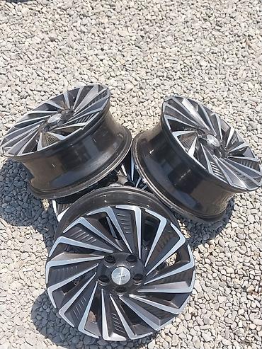 diskiler: İşlənmiş Disk Hyundai R 17, 5 Boltlu — 6
