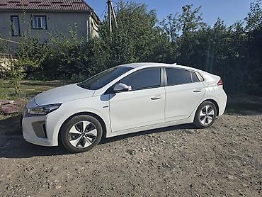 Транспорт: Hyundai Ioniq: 2018 г., Автомат, Электромобиль, Хэтчбэк — 2