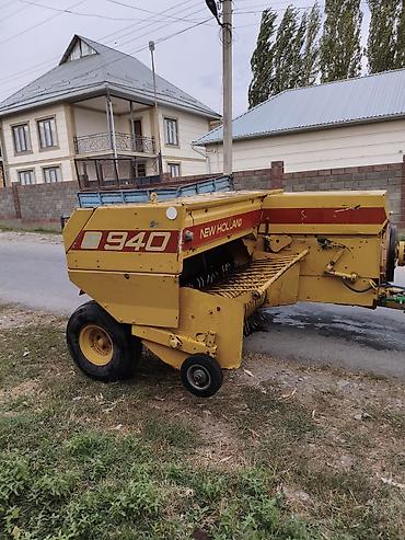 кормушки для животных: Тюковый пресс-подборщик New Holland 940 - Тип: малогабаритный тюковый — 3