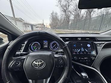 Toyota: Toyota Camry: 2018 г., 2.5 л, Вариатор, Гибрид, Седан — 6
