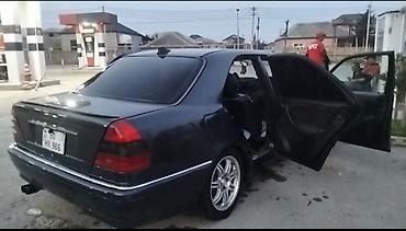 e class 220: R 16 svarkası eyrisi yoxdu tekerler veziyyeti normaldi 70-75% Barter — 1
