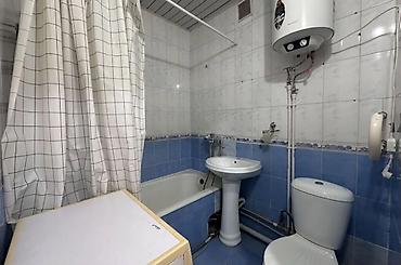 flat osh: Сдаётся 1‑комнатная квартира, Аламедин‑1. • 1 этаж из 9, дом 106 — 5