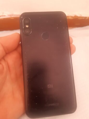малютка 2: Xiaomi, Mi A2 Lite, Б/у, 64 ГБ, 2 SIM