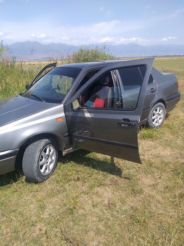балыкчы диски: Volkswagen Vento: 1994 г., 1.8 л, Механика, Бензин, Седан
