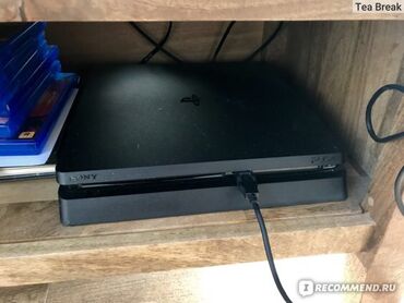 плейтейшин 4: Игровая консоль PlayStation 4 Slim в компактном черном корпусе