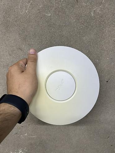 unifi: Ubiquiti UniFi AP LR (Long Range) – tavan tipli Wi‑Fi giriş nöqtəsi - — 2