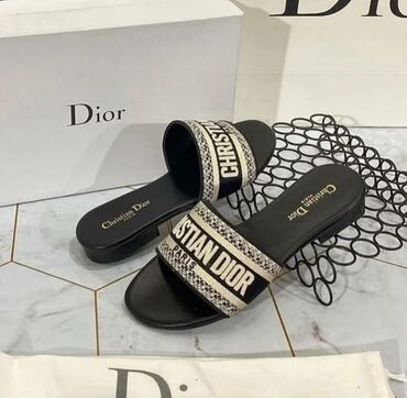 new yorker papuce: Fashion slippers, Dior, 40