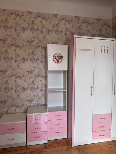 продаю дом бишкек центр: 2 комнаты, 57 м², Сталинка, 2 этаж, Косметический ремонт